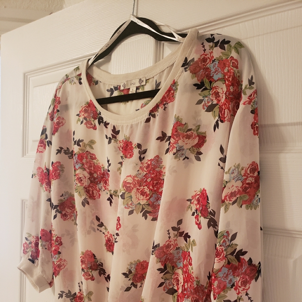 IrisWomen's Floral 🌺Print shear Blouse size Large